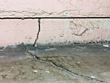 foundation crack repair